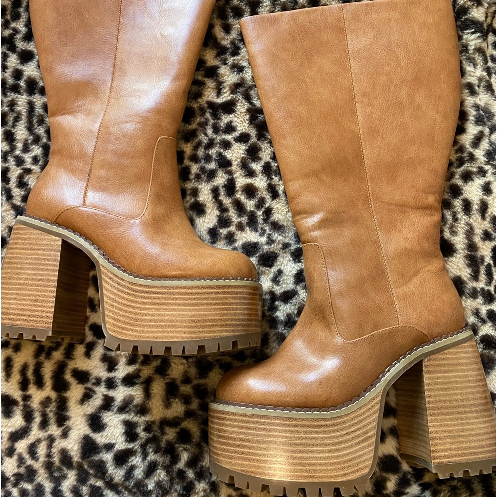 *SOLD* dELiA*s by Dolls Kill Wide Fit Vintage Soul Knee High Boots
